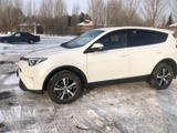 Toyota RAV4 2016 года за 13 000 000 тг. в Астана