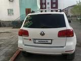 Volkswagen Touareg 2004 года за 4 200 000 тг. в Сатпаев – фото 2