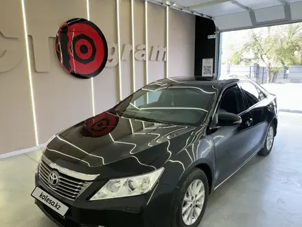 Toyota Camry 2014 года за 8 000 000 тг. в Алматы – фото 2