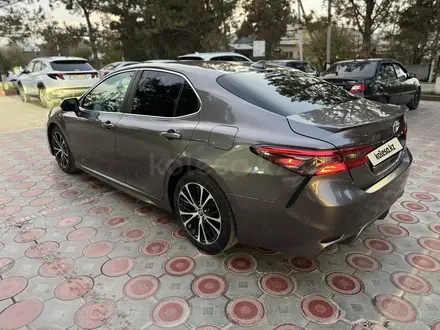 Toyota Camry 2020 года за 12 800 000 тг. в Шымкент