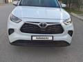 Toyota Highlander 2023 года за 19 000 000 тг. в Алматы – фото 2