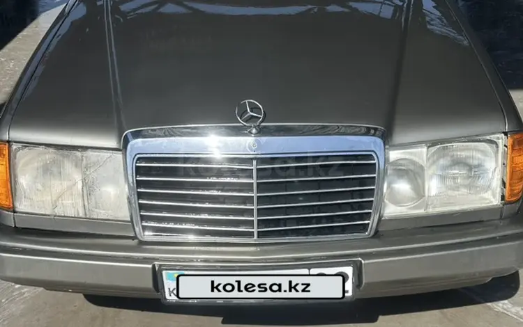 Mercedes-Benz E 220 1993 годаүшін1 800 000 тг. в Алматы