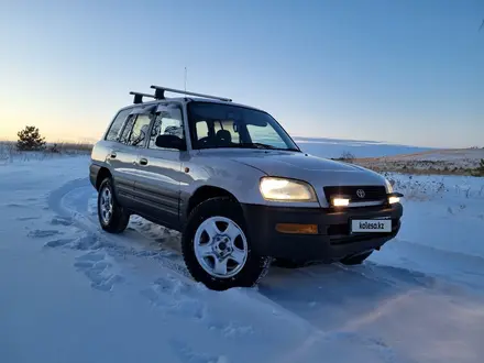 Toyota RAV4 1997 года за 3 580 000 тг. в Кокшетау – фото 2