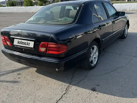 Mercedes-Benz E 230 1996 года за 1 500 000 тг. в Караганда – фото 6