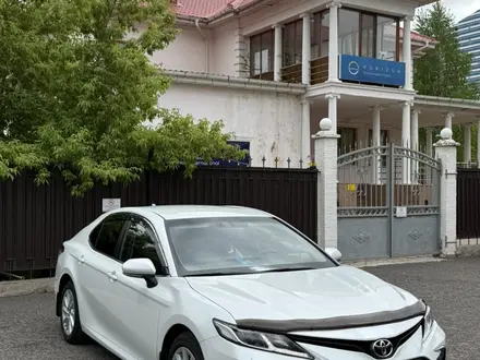 Toyota Camry 2021 года за 13 500 000 тг. в Астана – фото 3