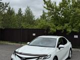 Toyota Camry 2021 года за 13 500 000 тг. в Астана