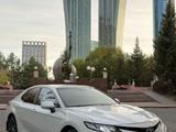 Toyota Camry 2021 года за 13 500 000 тг. в Астана