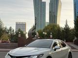 Toyota Camry 2021 года за 13 500 000 тг. в Астана – фото 2