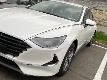 Hyundai Sonata 2022 года за 11 500 000 тг. в Петропавловск – фото 2