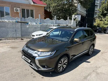 Mitsubishi Outlander 2021 года за 11 800 000 тг. в Алматы – фото 2