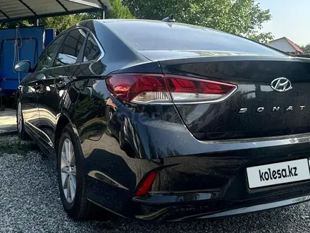 Hyundai Sonata 2018 года за 9 500 000 тг. в Алматы – фото 2