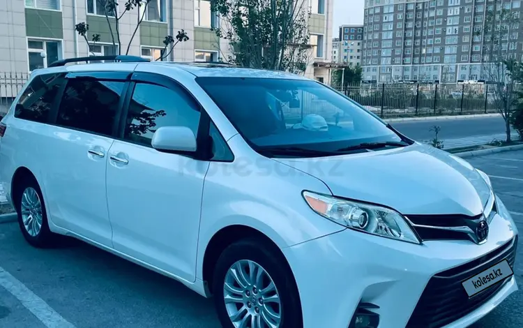 Toyota Sienna 2015 годаүшін15 000 000 тг. в Актау