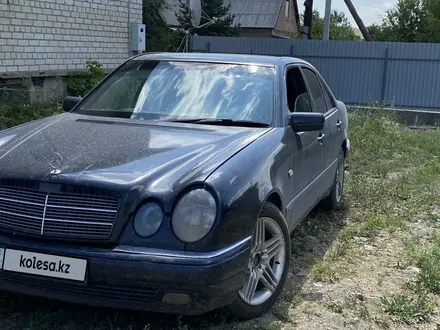 Mercedes-Benz E 280 1997 годаүшін2 300 000 тг. в Усть-Каменогорск – фото 2