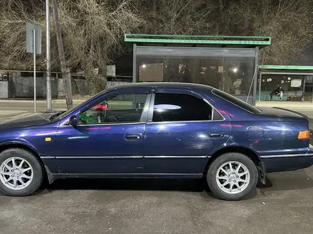 Toyota Camry 1997 года за 2 800 000 тг. в Алматы