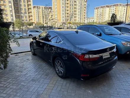 Lexus ES 300h 2015 года за 9 200 000 тг. в Актау – фото 4