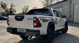 Toyota Hilux 2021 года за 23 900 000 тг. в Алматы – фото 2