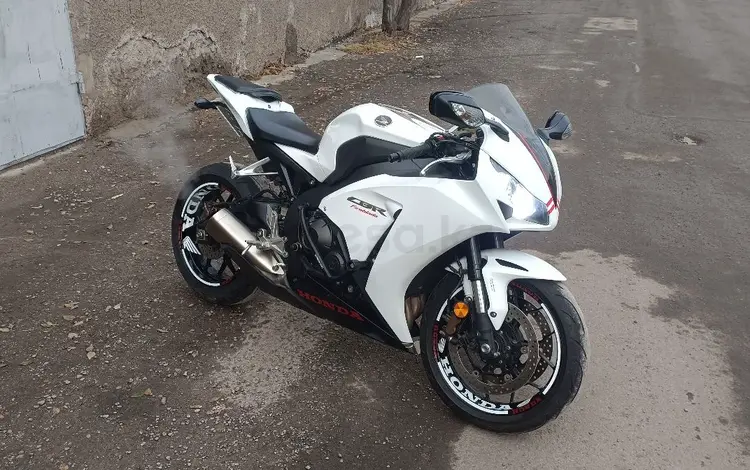 Honda  CBR 1000 RR/RA Fireblade 2014 года за 5 500 000 тг. в Караганда