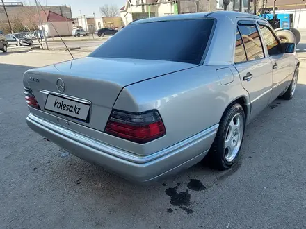 Mercedes-Benz E 280 1995 года за 4 000 000 тг. в Туркестан – фото 15
