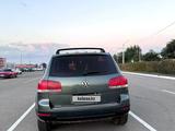 Volkswagen Touareg 2003 года за 5 000 000 тг. в Костанай – фото 2