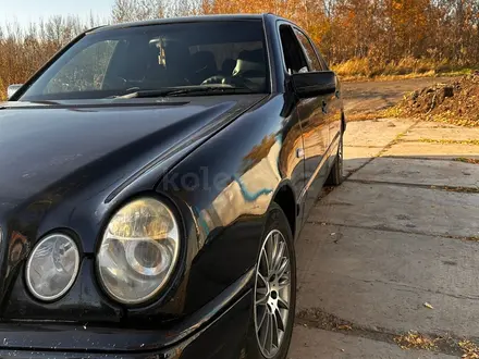 Mercedes-Benz E 230 1996 года за 2 100 000 тг. в Костанай – фото 2