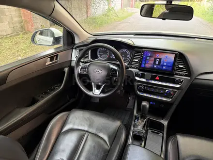 Hyundai Sonata 2017 года за 7 980 000 тг. в Алматы – фото 33