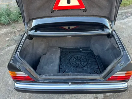 Mercedes-Benz E 230 1991 года за 2 200 000 тг. в Шымкент – фото 13