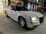 Chrysler 300C 2006 года за 5 700 000 тг. в Алматы – фото 2