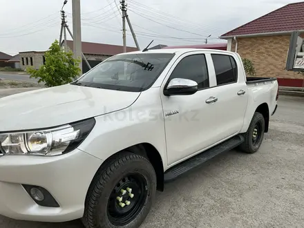 Toyota Hilux 2019 года за 14 800 000 тг. в Атырау – фото 2