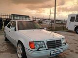 Mercedes-Benz E 320 1993 года за 3 700 000 тг. в Актау – фото 3