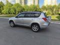 Toyota RAV4 2006 года за 5 500 000 тг. в Астана – фото 2