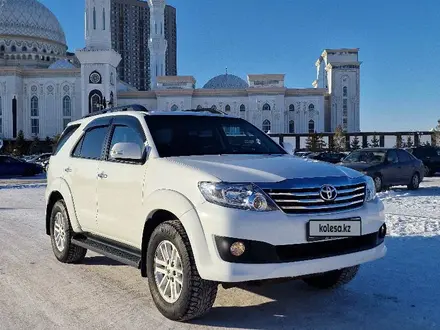 Toyota Fortuner 2014 года за 13 000 000 тг. в Астана – фото 2