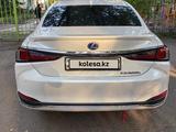 Lexus ES 300h 2019 года за 19 300 000 тг. в Алматы