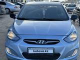 Hyundai Solaris 2012 года за 5 300 000 тг. в Уральск – фото 2