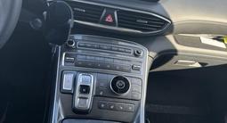 Hyundai Santa Fe 2021 года за 14 500 000 тг. в Алматы – фото 2