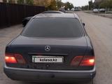 Mercedes-Benz E 230 1997 года за 2 200 000 тг. в Астана – фото 3