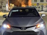 Toyota Camry 2023 года за 14 000 000 тг. в Уральск
