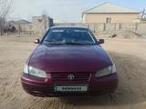 Toyota Camry 1998 годаfor2 500 000 тг. в Жанаозен