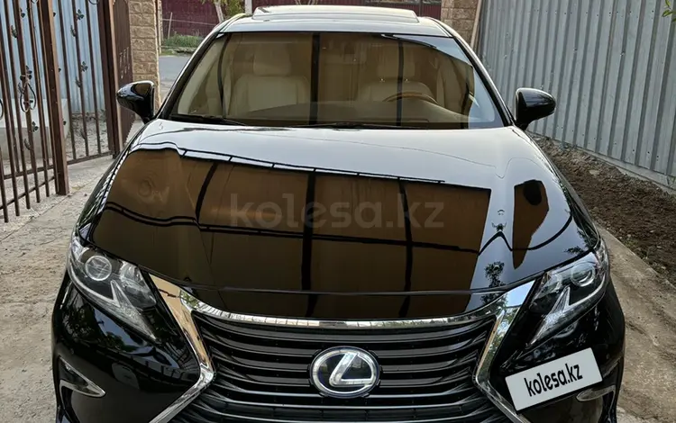 Lexus ES 300h 2013 года за 7 500 000 тг. в Атырау