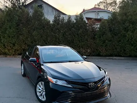 Toyota Camry 2017 года за 9 200 000 тг. в Алматы – фото 2