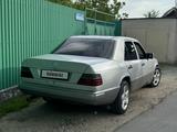Mercedes-Benz E 220 1994 годаfor2 300 000 тг. в Шу – фото 2