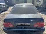 Mercedes-Benz E 200 2001 года за 1 546 467 тг. в Атырау – фото 3