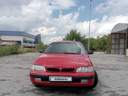 Toyota Carina E 1997 года за 2 350 000 тг. в Алматы – фото 2