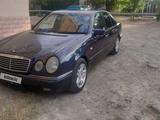 Mercedes-Benz E 230 1997 годаfor2 700 000 тг. в Байконыр – фото 3