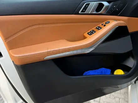 BMW X5 2018 года за 26 500 000 тг. в Алматы – фото 8