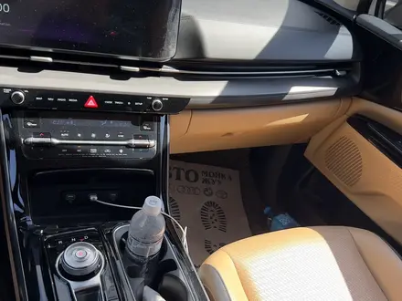Kia Carnival 2021 года за 19 000 000 тг. в Алматы – фото 6