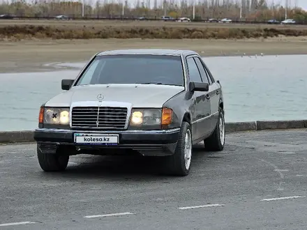 Mercedes-Benz E 230 1989 года за 1 000 000 тг. в Кызылорда – фото 2