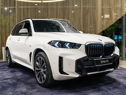 BMW X5 XDrive 40i 2026 года за 64 394 553 тг. в Астана