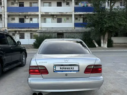 Mercedes-Benz E 320 2001 года за 4 600 000 тг. в Жанаозен – фото 4