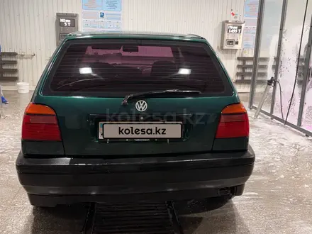 Volkswagen Golf 1997 года за 1 999 000 тг. в Караганда – фото 4