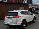 Toyota RAV4 2016 годаүшін9 800 000 тг. в Актау – фото 3
